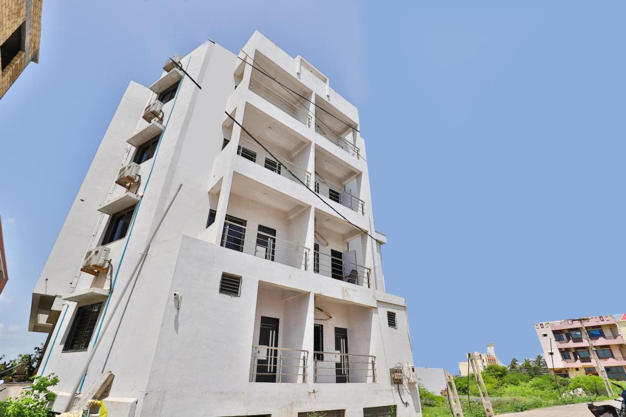 Hotel Oyo 18807 Vrajbhoomi Somnāth Exterior foto